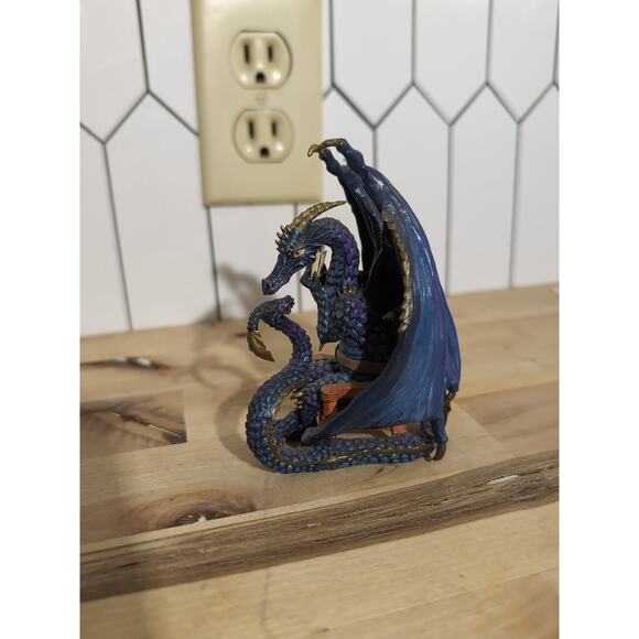 Hamilton Collection Dragon Figurine, Hold‎ 'Em Or Fold 'Em Sly Sal, Poker Decor - Picture 4 of 5
